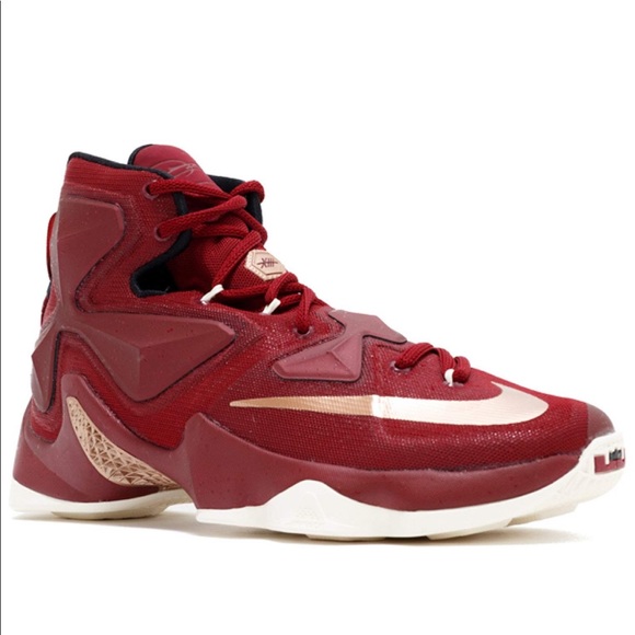 Nike Men’s Lebron XIII Basketball Shoe
